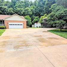 Professional-Concrete-Cleaning-and-House-Wash-in-Mebane-NC 1